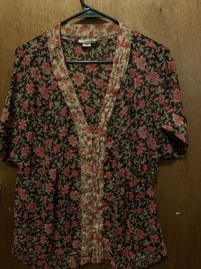 Floral V-Neck Short Sleeve Blouse - Pink on Black sheer size large